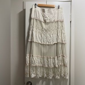Off white lace details Tantrums skirt